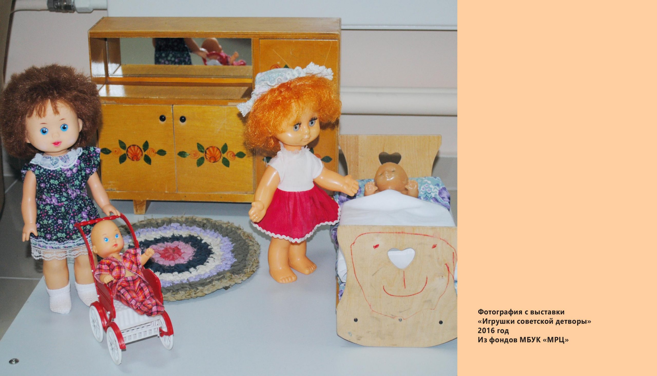 Тамбовчанка шьёт одежду для кукол из разных уголков России